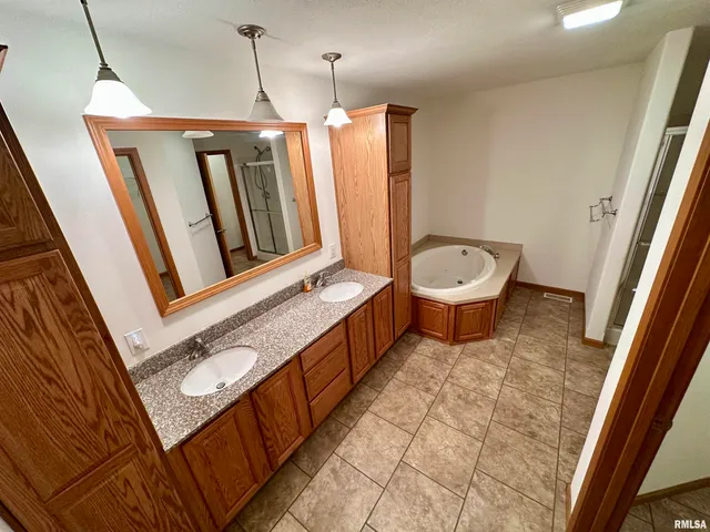 $280,000 | 2158 Langdon Road, Murrayville, IL 62668