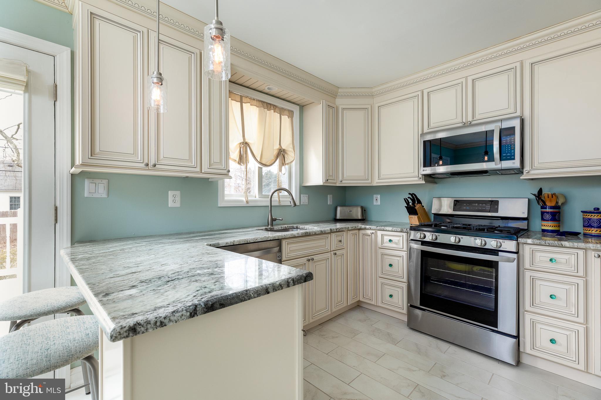 17 West County Line Road Hatboro, PA 19040 - Photo 8 of 20 Kitchen