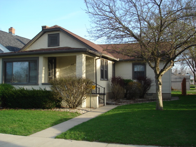505 West Cleveland Street Spring Valley, IL 61362 - Photo 1 of 17