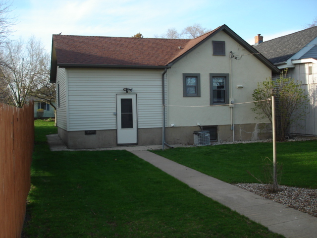 505 West Cleveland Street Spring Valley, IL 61362 - Photo 4 of 17