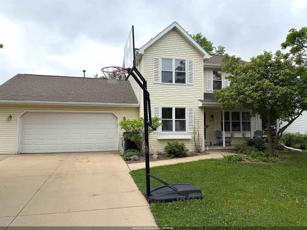 $394,900 | 2933 Sunray Lane, Green Bay, WI 54313