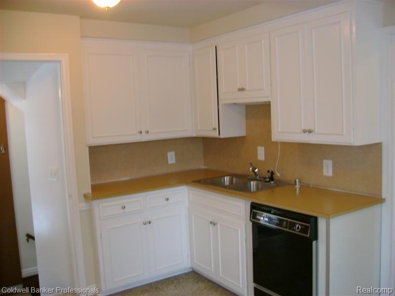 685 Vernier Road Grosse Pointe, MI 48236 - Photo 7 of 24 Kitchen