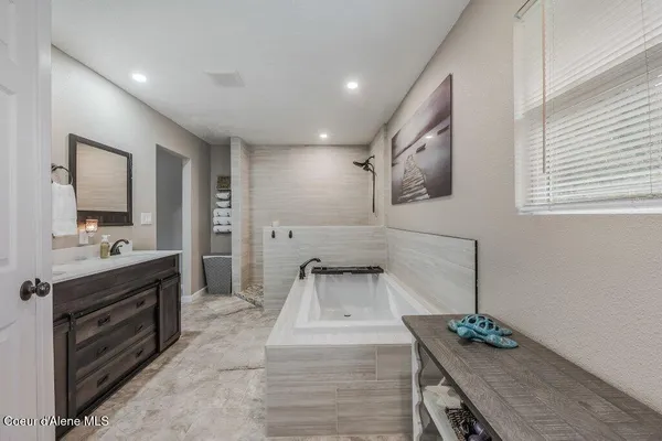 $644,900 | 1108 East Shorewood Court, Coeur D'Alene, ID 83815
