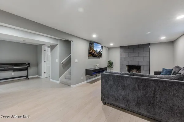 $644,900 | 1108 East Shorewood Court, Coeur D'Alene, ID 83815