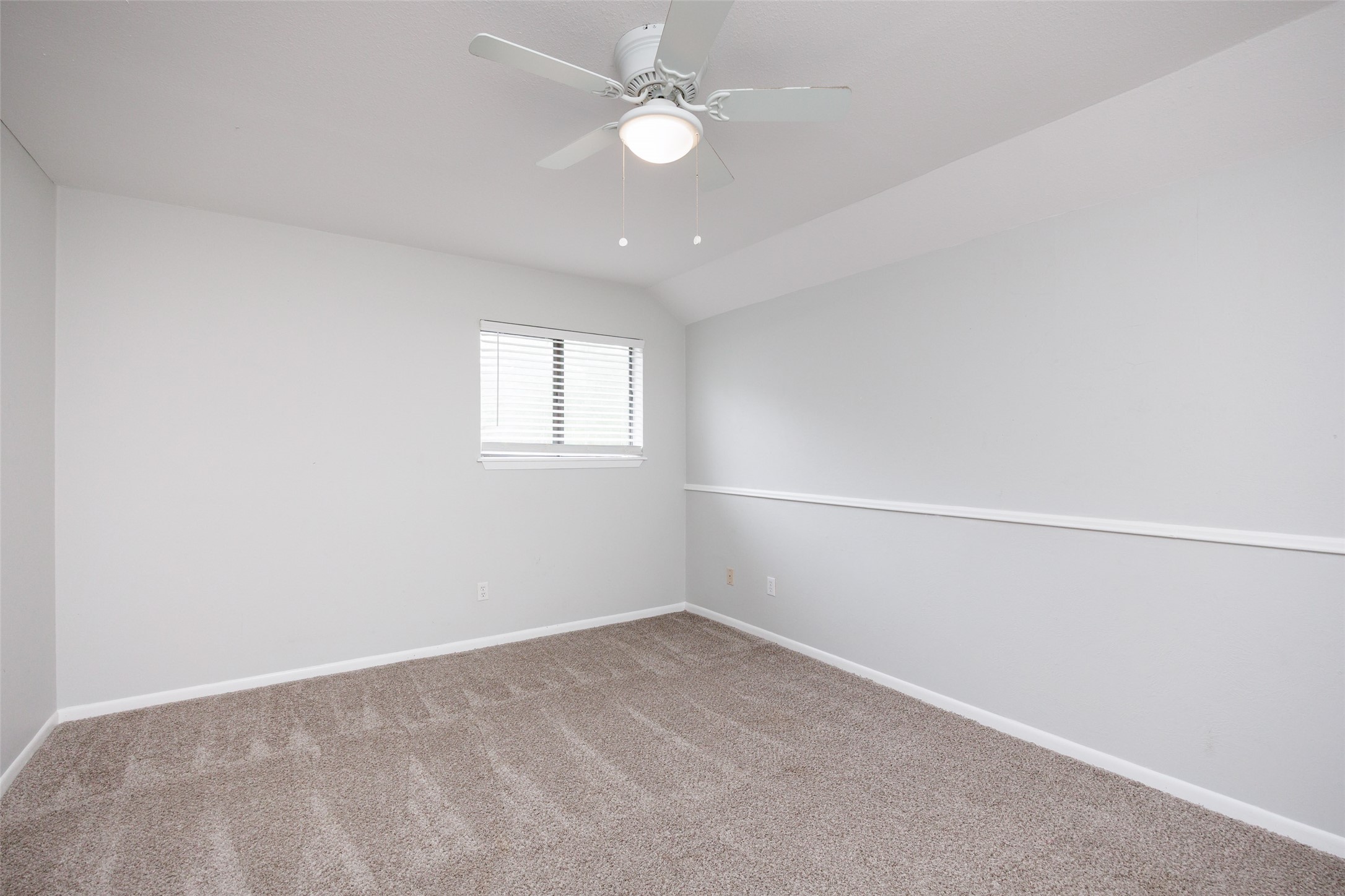 320 Long Point Drive Portland, TX 78374 - Photo 19 of 40 Room featuring light gray painted walls and neutral-toned carpeting