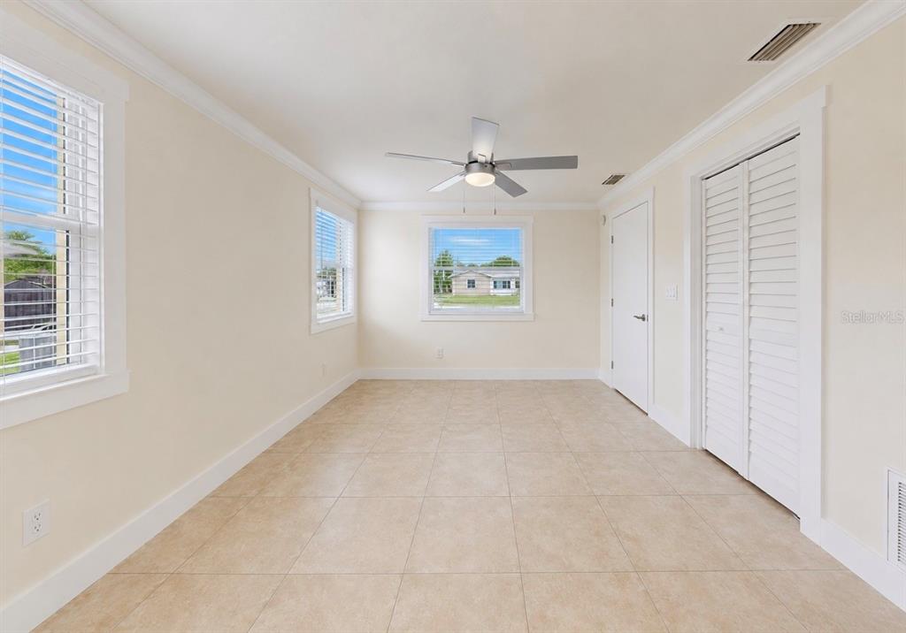 404 12th Street Southwest Ruskin, FL 33570 - Photo 19 of 49
