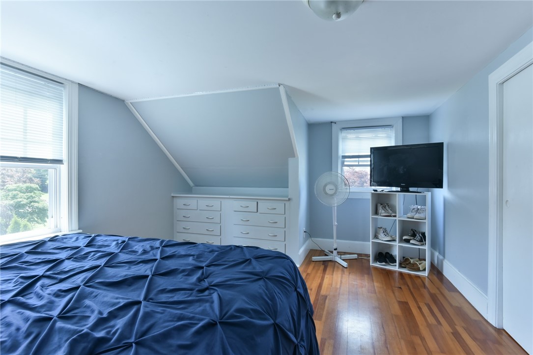 48 Kickemuit Road Warren, RI 02885 - Photo 15 of 32 Bedroom 4: Full size bed in photo