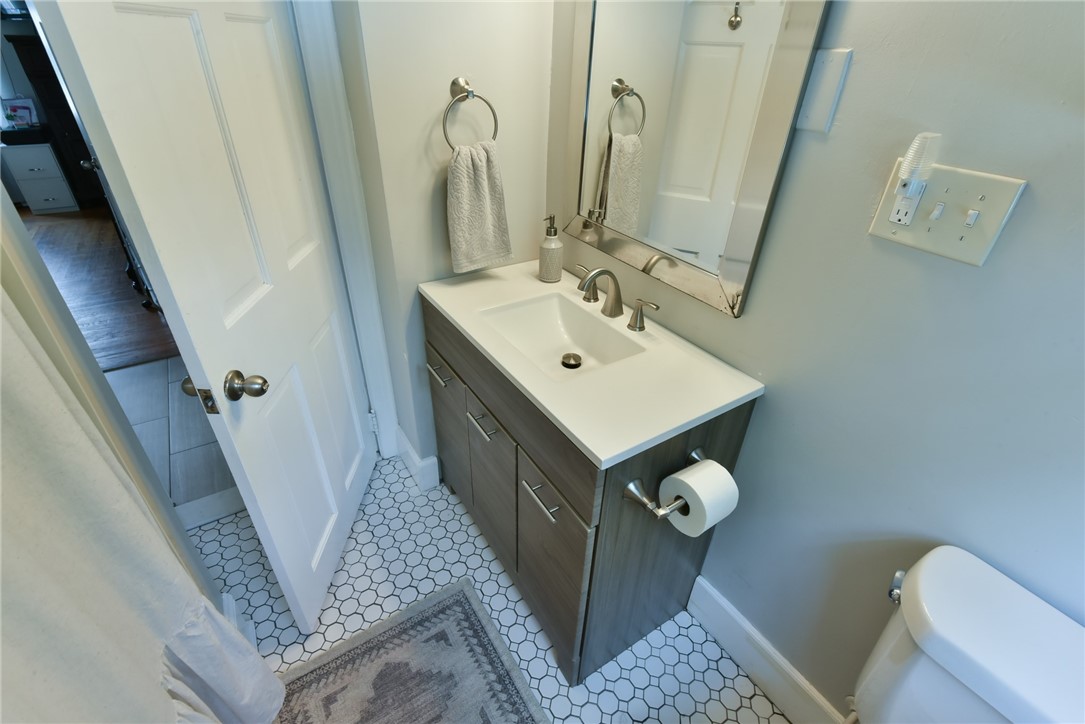 48 Kickemuit Road Warren, RI 02885 - Photo 6 of 32 Gallery Image 6