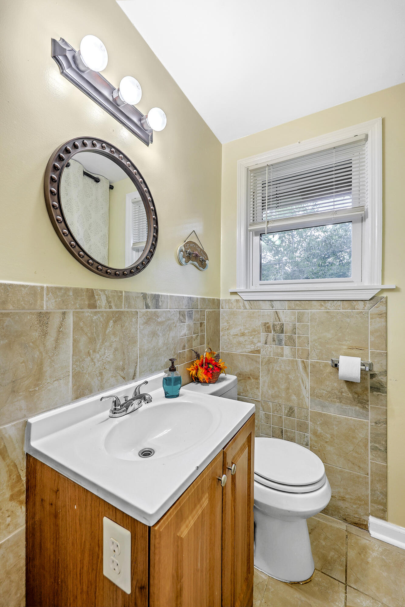 2 Mood Street Summerton, SC 29148 - Photo 14 of 33 Powder Room