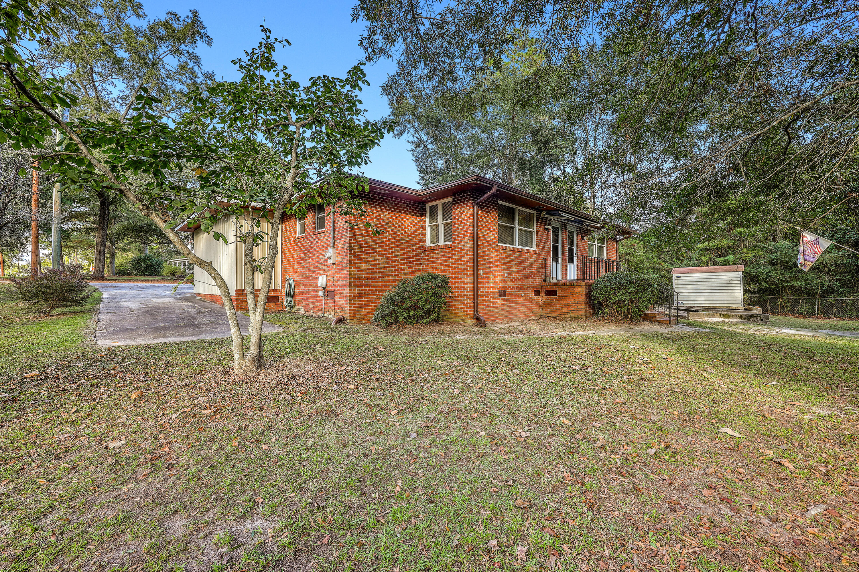 2 Mood Street Summerton, SC 29148 - Photo 29 of 33 Spacious Yard