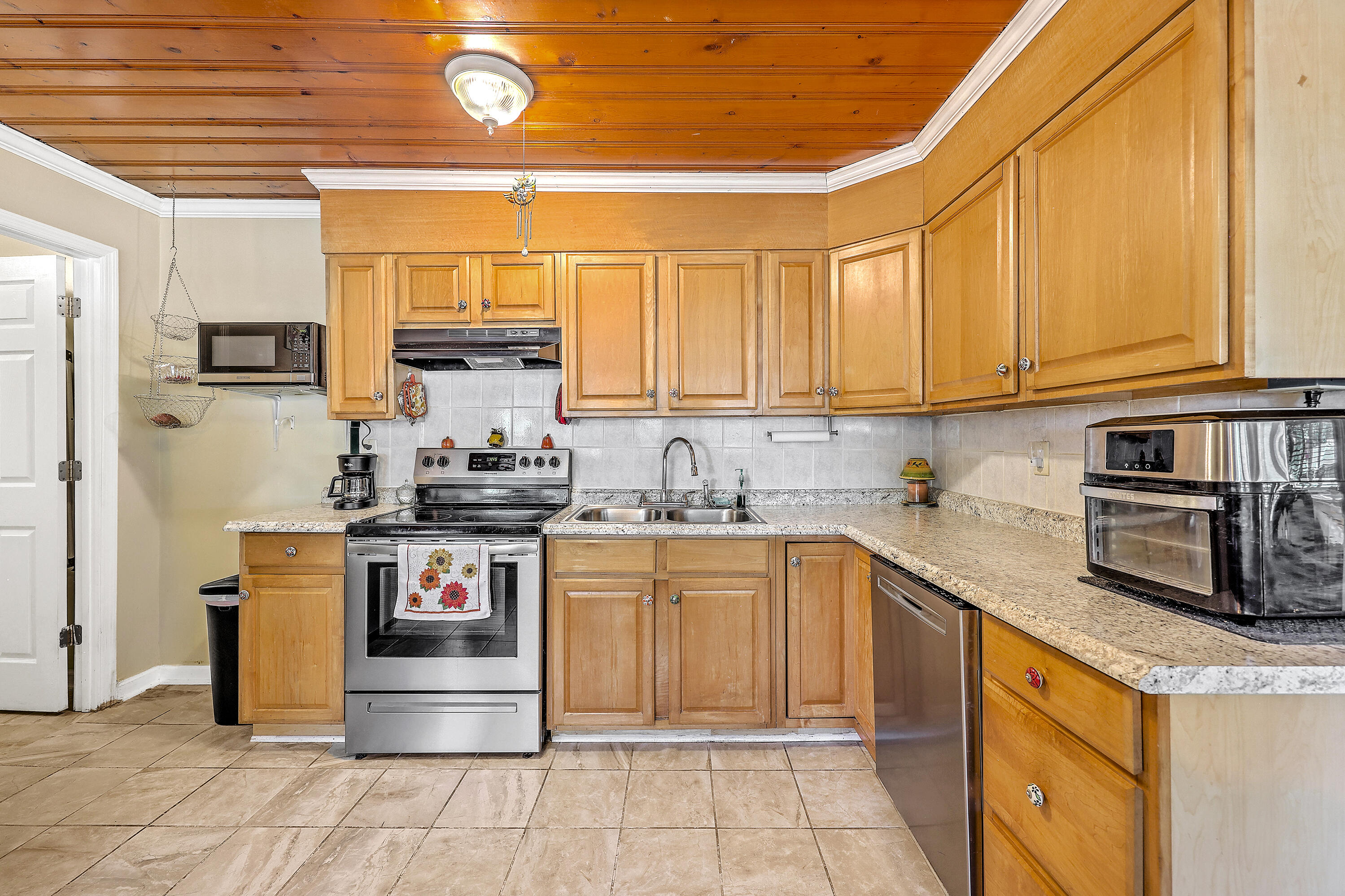 2 Mood Street Summerton, SC 29148 - Photo 9 of 33 Tile Backsplash