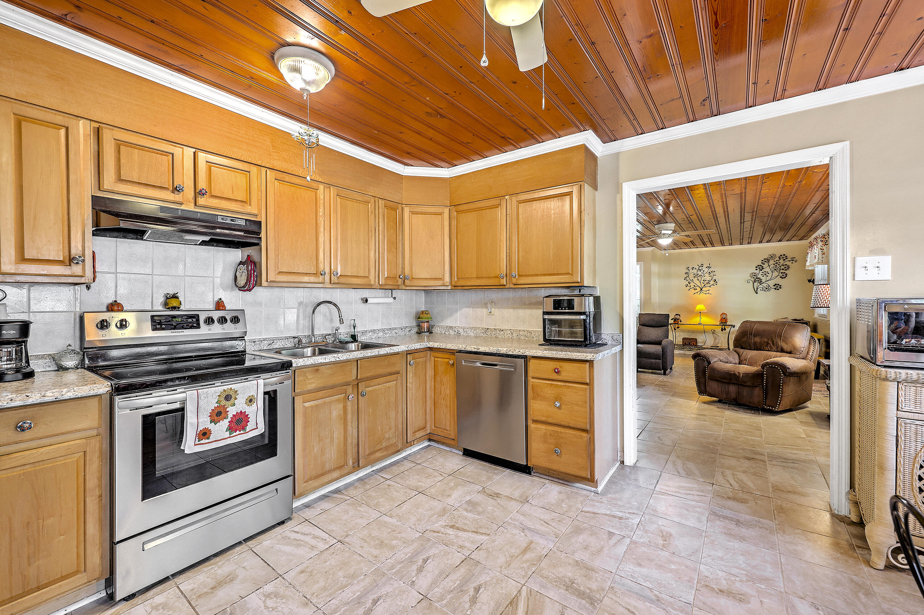 2 Mood Street Summerton, SC 29148 - Photo 10 of 33 SS Appliances