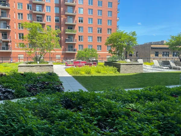 $3,036 | 847 Chicago Avenue, Unit 703, Evanston, IL 60202