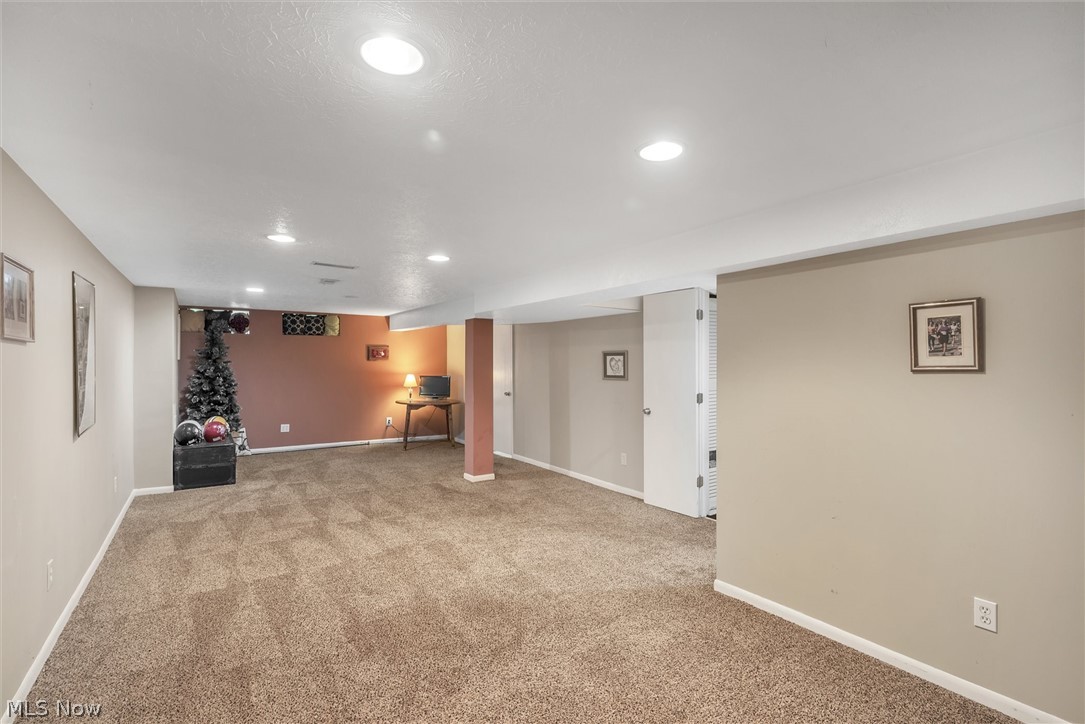 998 Learidge Road Cleveland, OH 44124 - Photo 15 of 20
