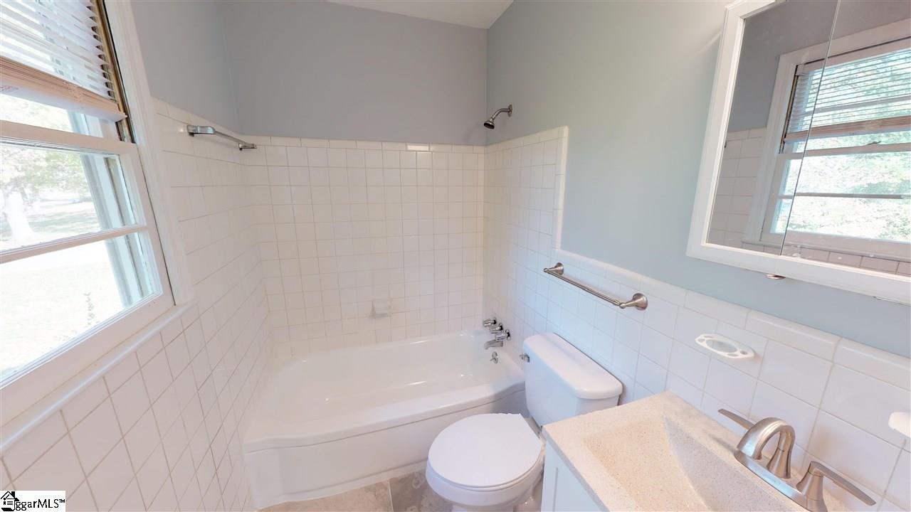 402 Farmington Road Greenville, SC 29605 - Photo 15 of 26