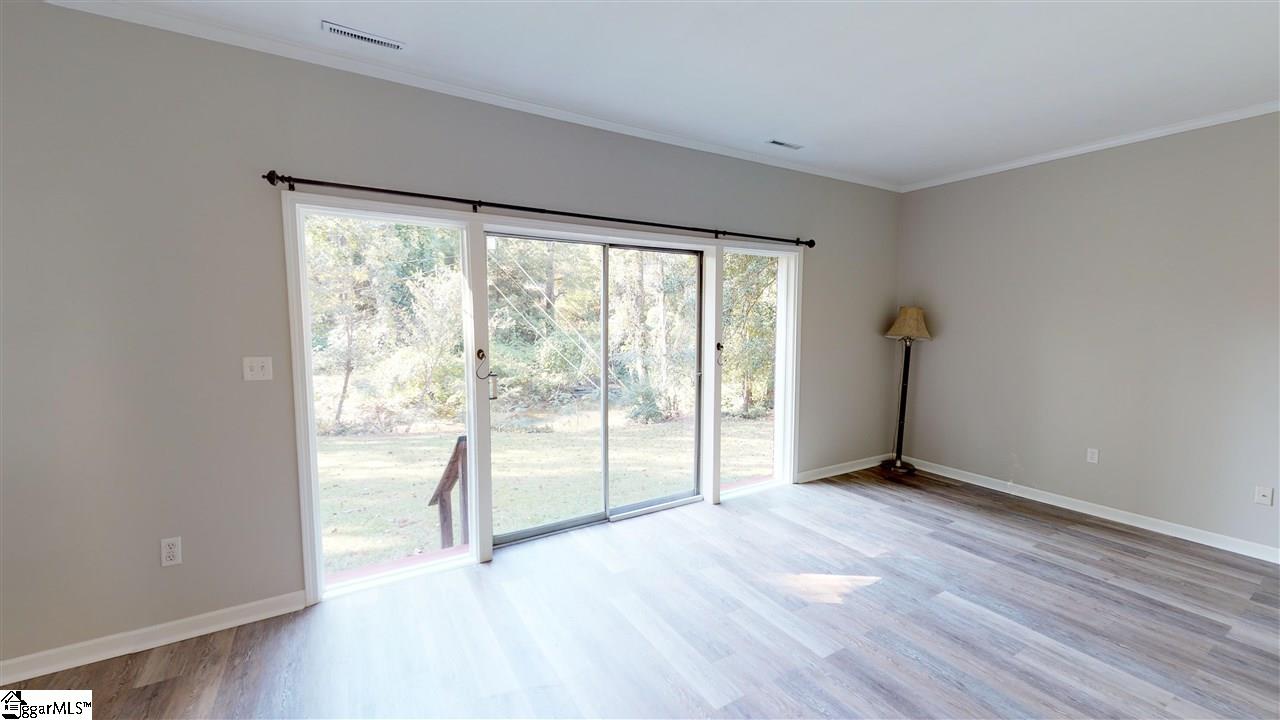 402 Farmington Road Greenville, SC 29605 - Photo 3 of 26