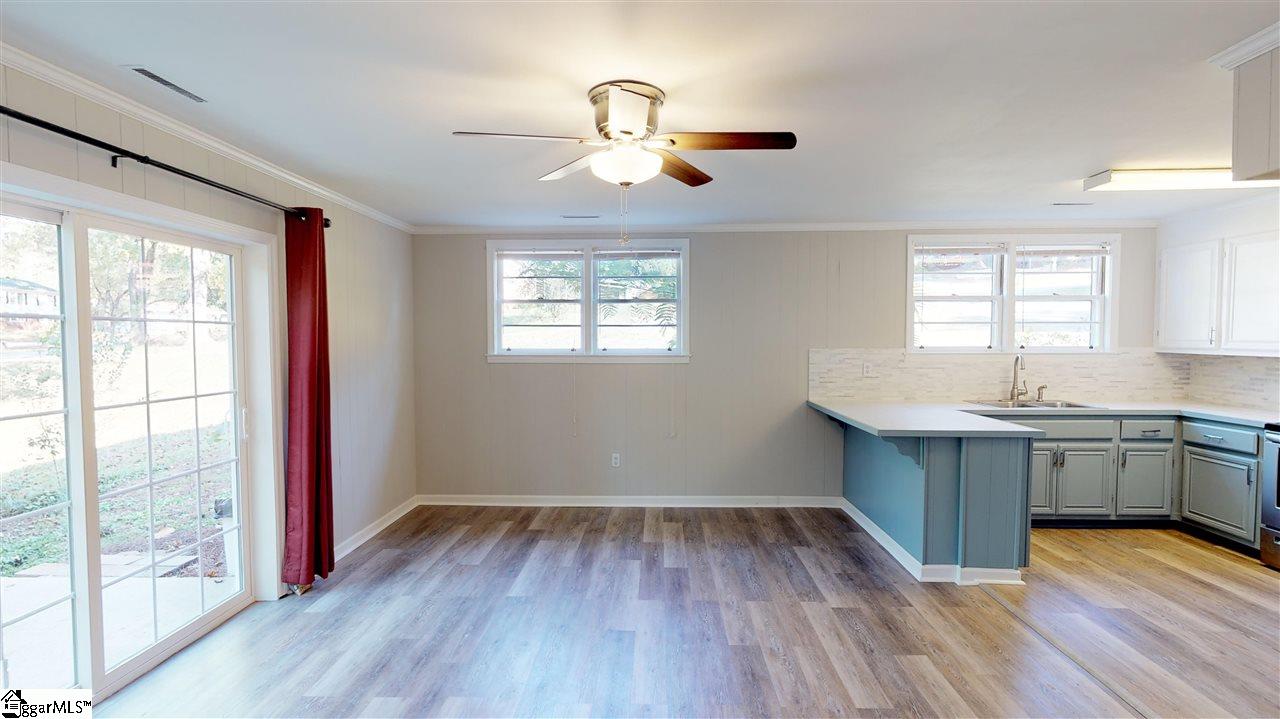 402 Farmington Road Greenville, SC 29605 - Photo 6 of 26