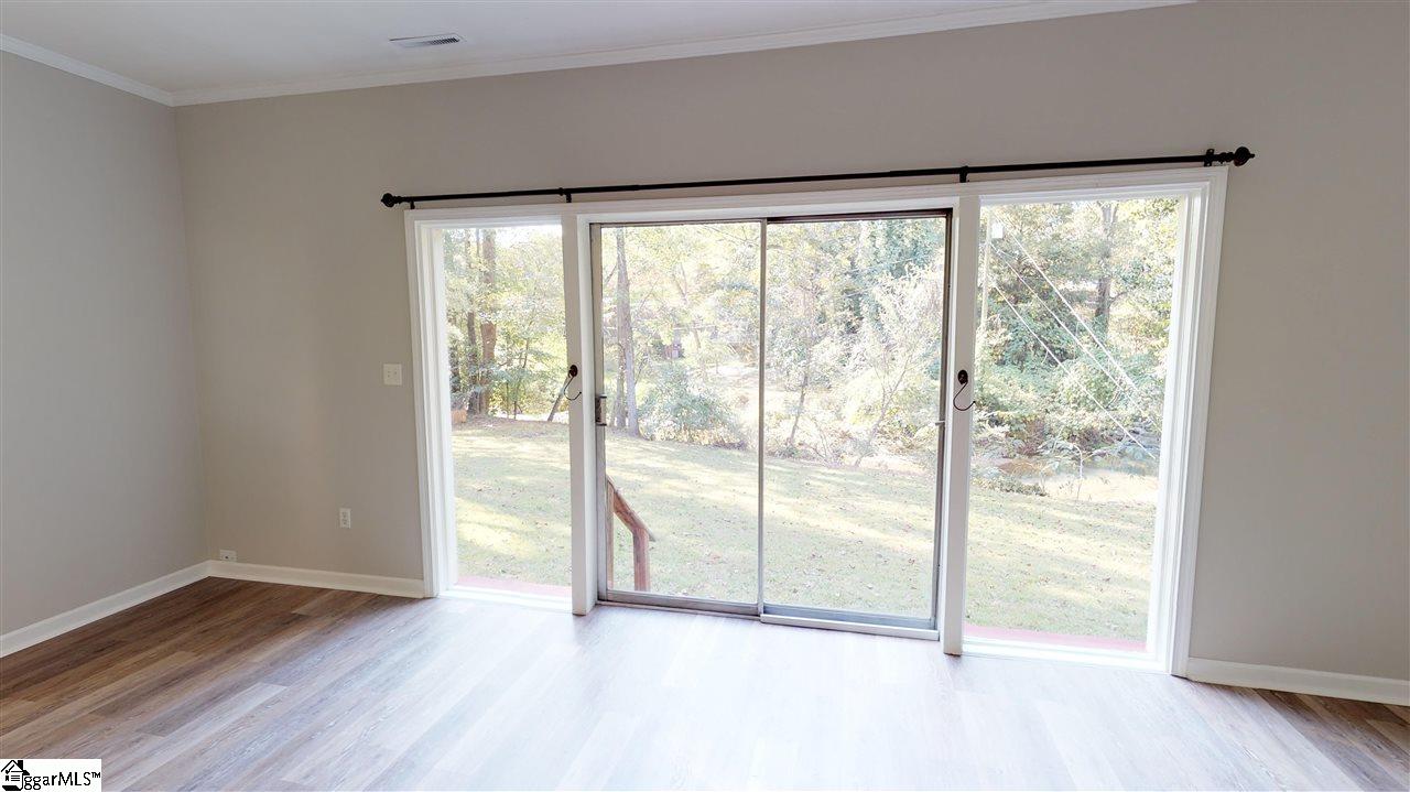 402 Farmington Road Greenville, SC 29605 - Photo 9 of 26