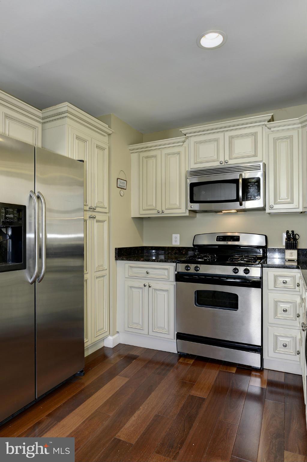 9808 Braddock Road Silver Spring, MD 20903 - Photo 7 of 24 Kitchen
