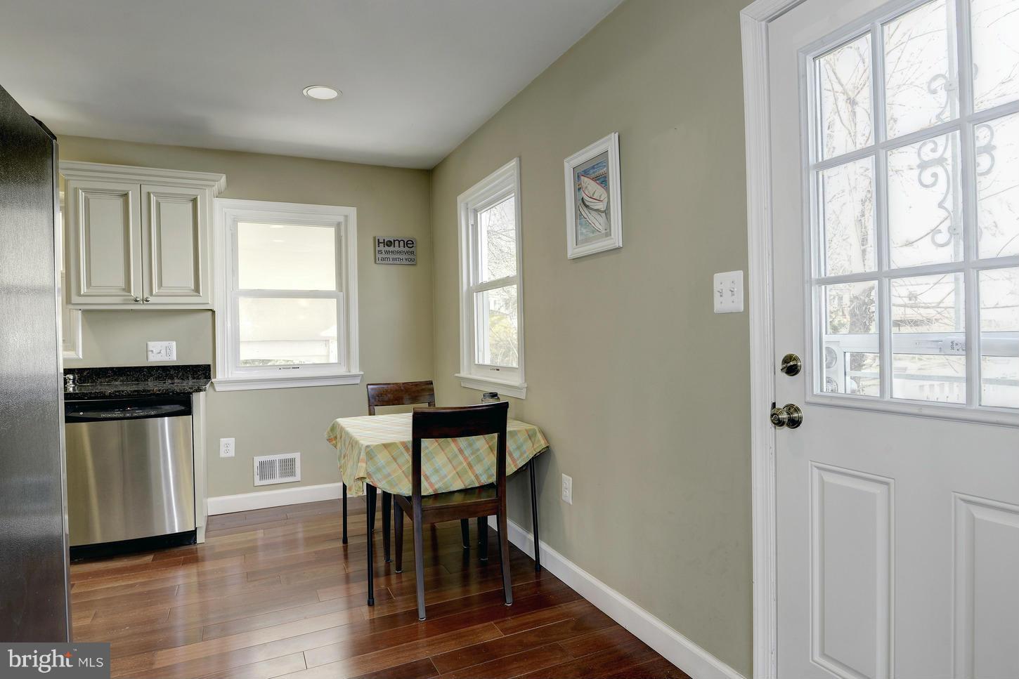 9808 Braddock Road Silver Spring, MD 20903 - Photo 9 of 24 Kitchen