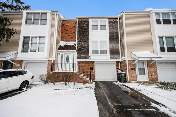 $2,595 | 1921 Williamsburg Drive, Hoffman Estates, IL 60169