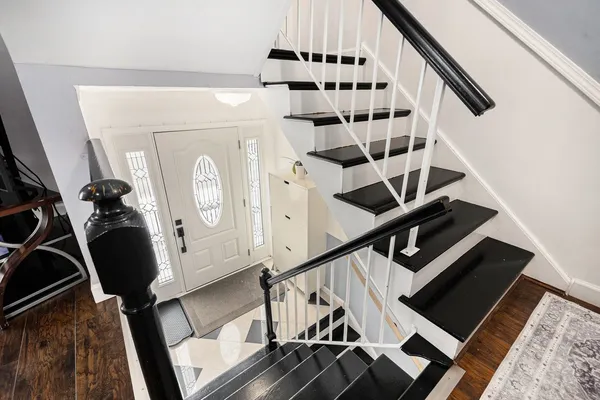 $2,595 | 1921 Williamsburg Drive, Hoffman Estates, IL 60169