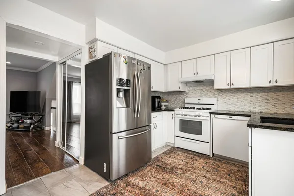 $2,595 | 1921 Williamsburg Drive, Hoffman Estates, IL 60169