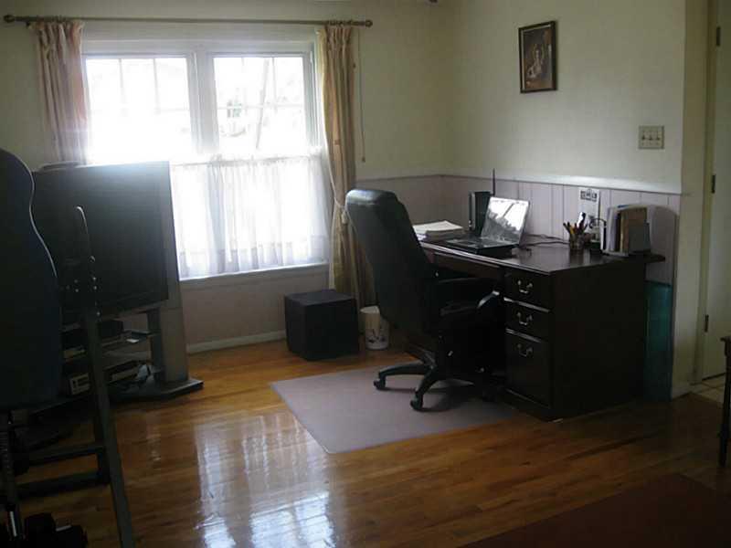 135 Leslie Road Monroeville, PA 15146 - Photo 14 of 24 Family Room.