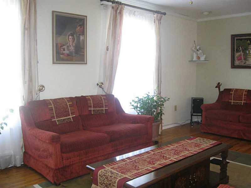 135 Leslie Road Monroeville, PA 15146 - Photo 4 of 24 Living Room.