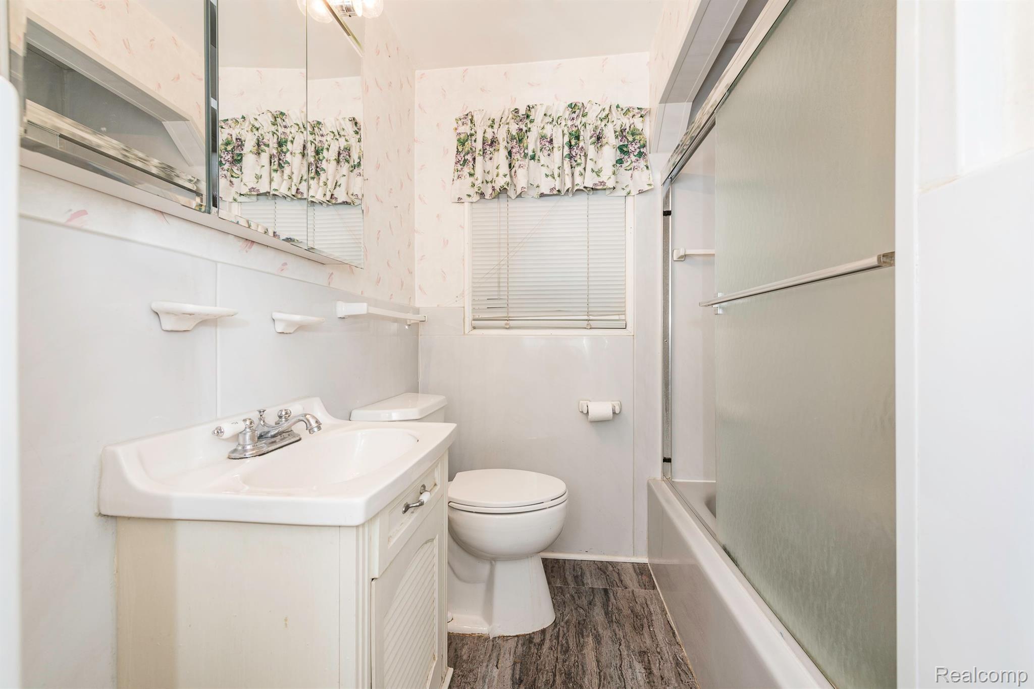 2585 Windemere Road Birmingham, MI 48009 - Photo 12 of 24 DSC_2206.jpg