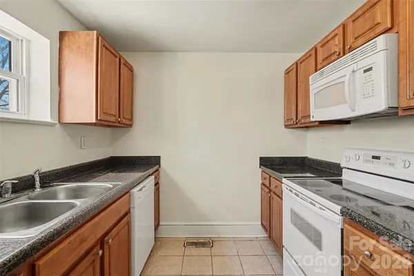 $700,000 | 2530 East 7th Street, Charlotte, NC 28204