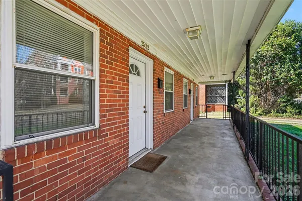 $700,000 | 2530 East 7th Street, Charlotte, NC 28204