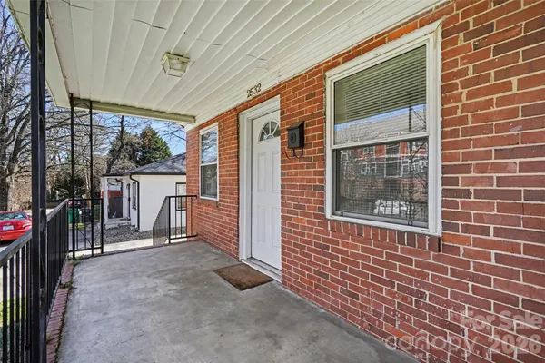 $700,000 | 2530 East 7th Street, Charlotte, NC 28204