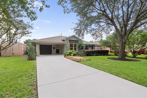 $835,000 | 2210 Chantilly Lane, Houston, TX 77018