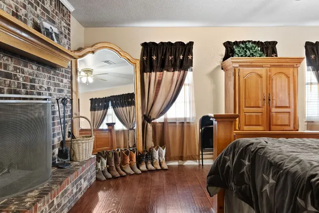 $585,000 | 207 County Road 4492, Kempner, TX 76539