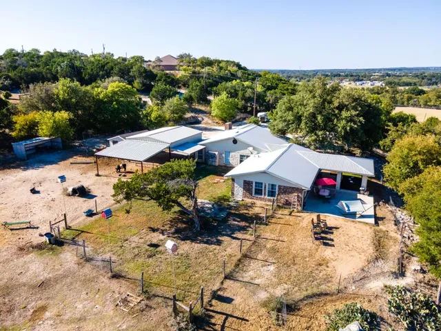 $585,000 | 207 County Road 4492, Kempner, TX 76539