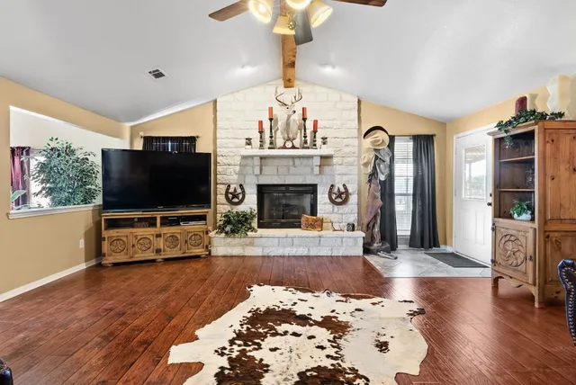 $585,000 | 207 County Road 4492, Kempner, TX 76539