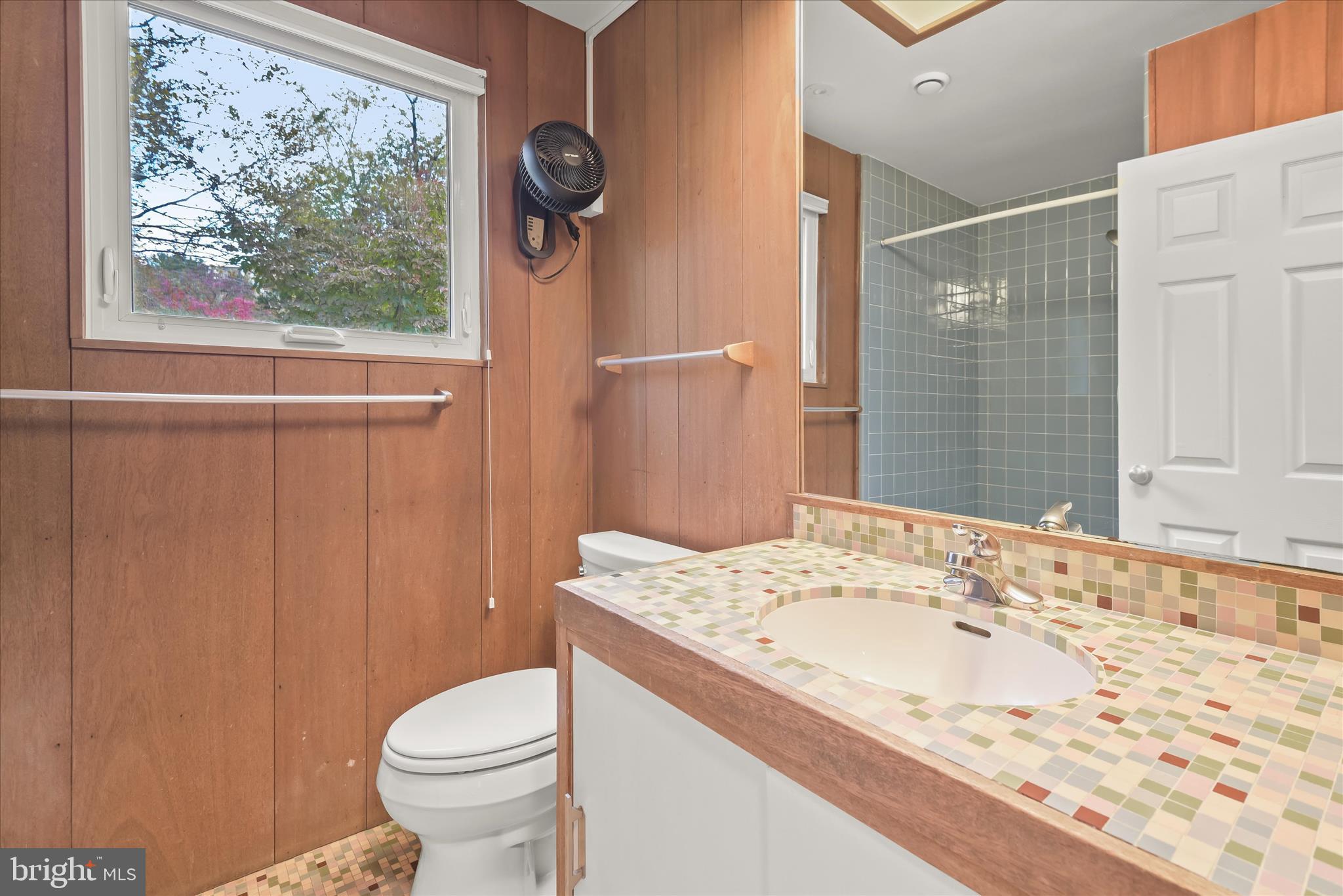 5311 Allandale Road Bethesda, MD 20816 - Photo 15 of 45 Second Bathroom
