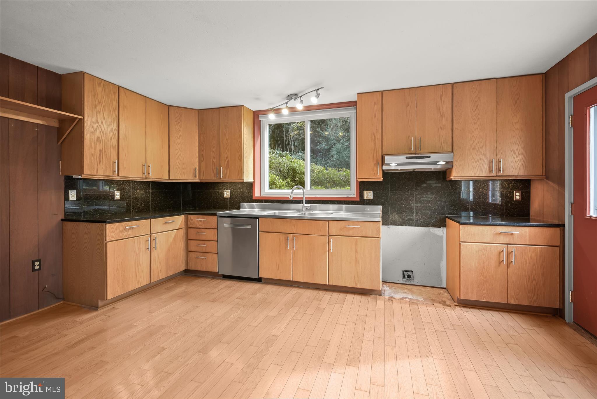 5311 Allandale Road Bethesda, MD 20816 - Photo 23 of 45 Kitchen