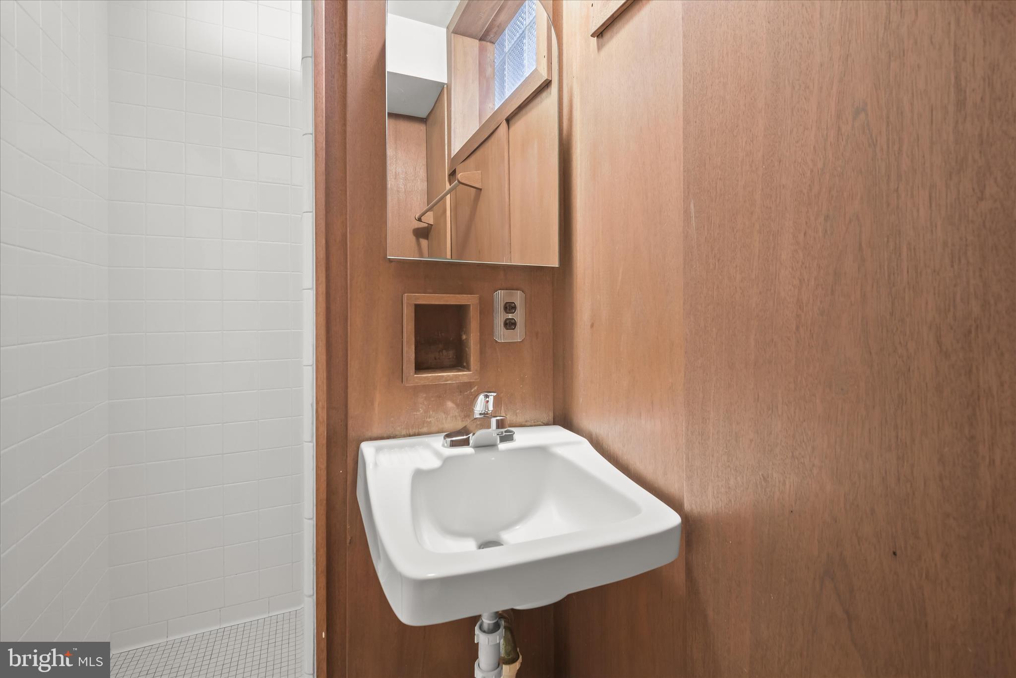 5311 Allandale Road Bethesda, MD 20816 - Photo 26 of 45 Half Bathroom