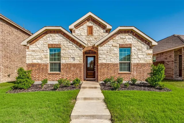 $1,895 | 2925 South Griffin Lane, Crandall, TX 75114