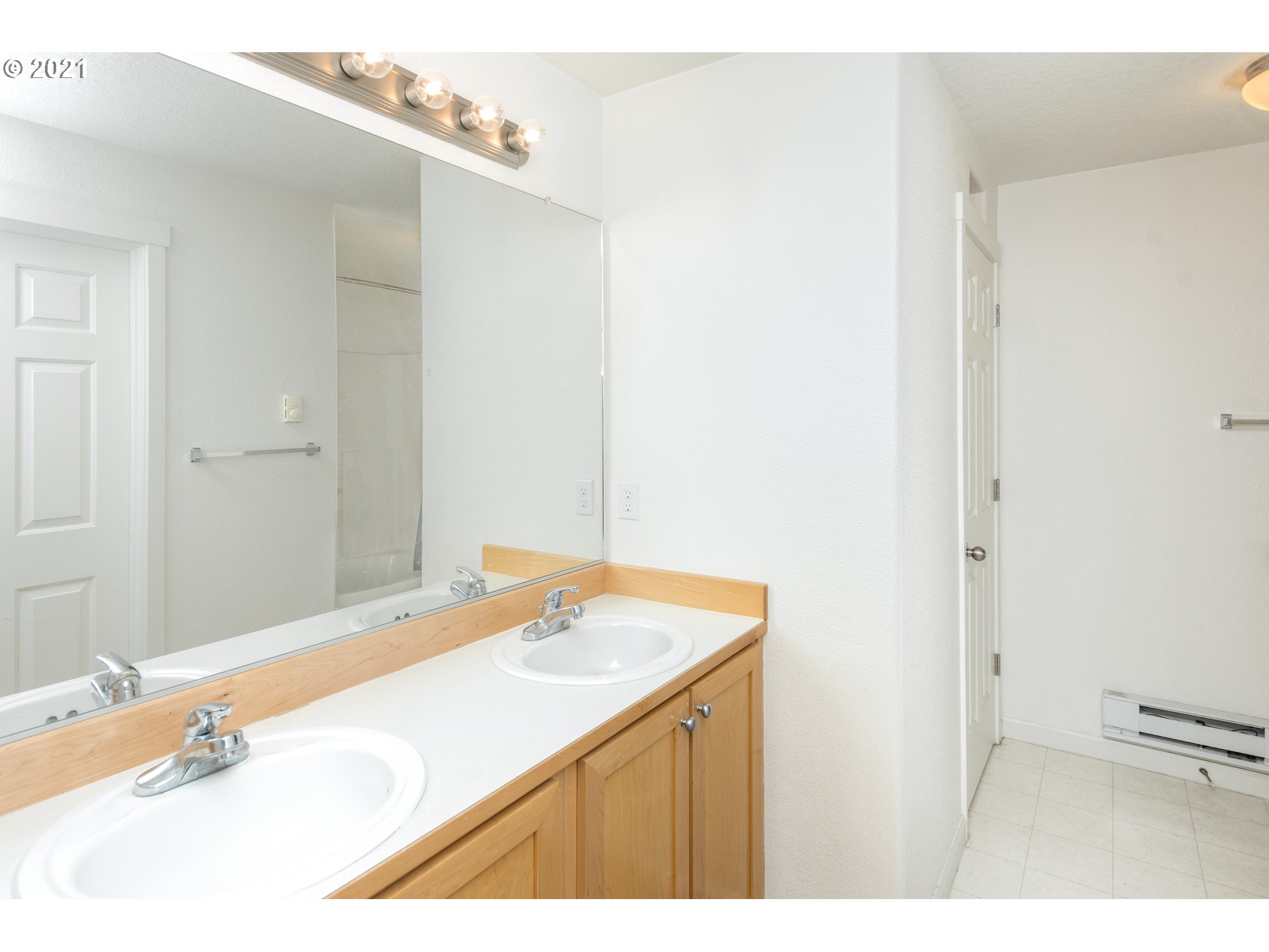 14635 Southwest Beard Road, Unit 204 Beaverton, OR 97007 - Photo 17 of 20 Gallery Image 17