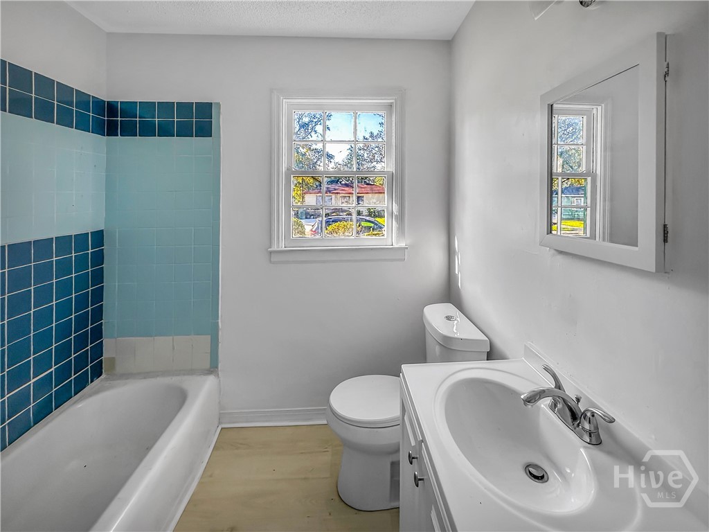 1518 Heron Street Savannah, GA 31415 - Photo 6 of 16