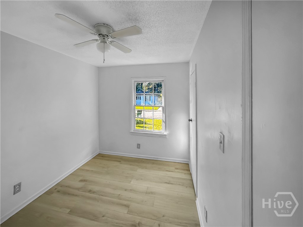 1518 Heron Street Savannah, GA 31415 - Photo 7 of 16