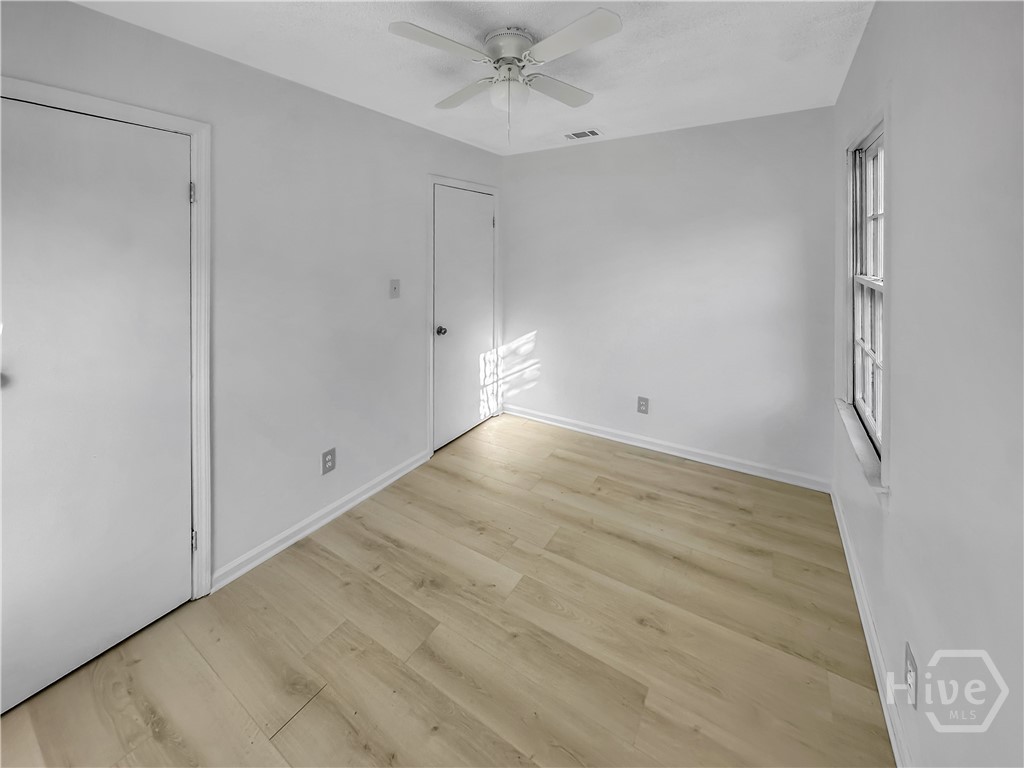 1518 Heron Street Savannah, GA 31415 - Photo 8 of 16