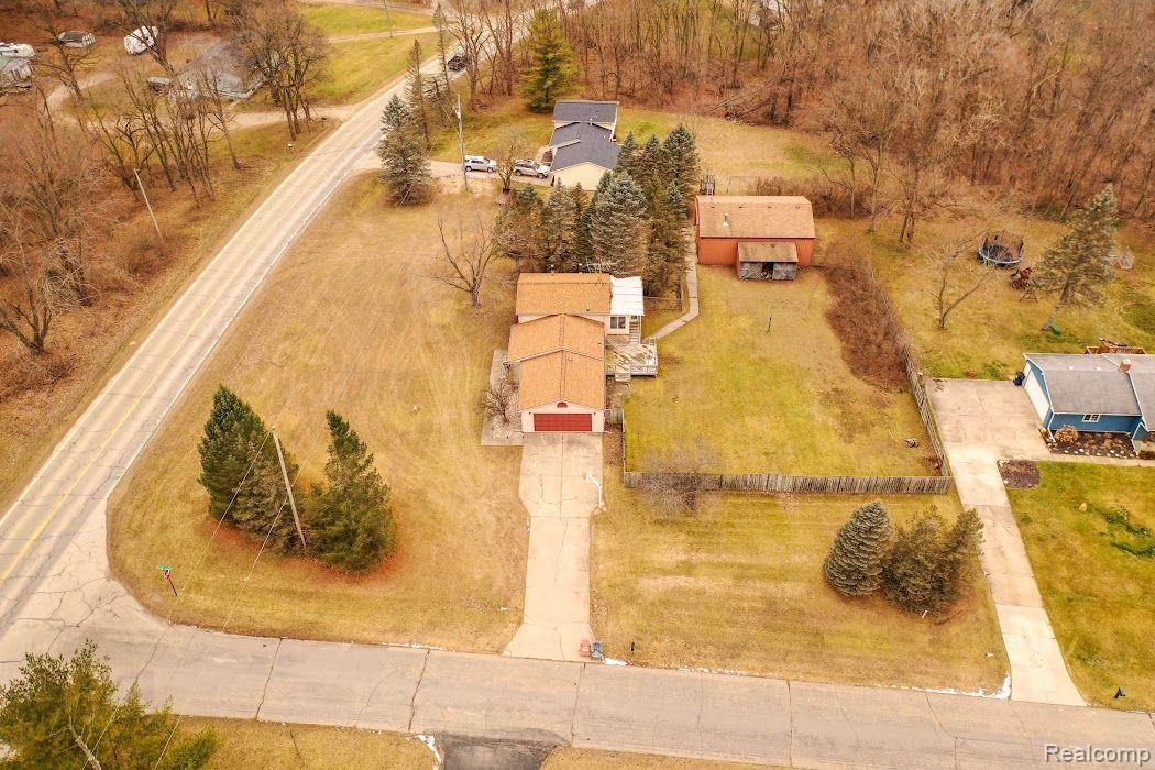 9343 White Lake Road Fenton, MI 48430 - Photo 23 of 26 Gallery Image 23