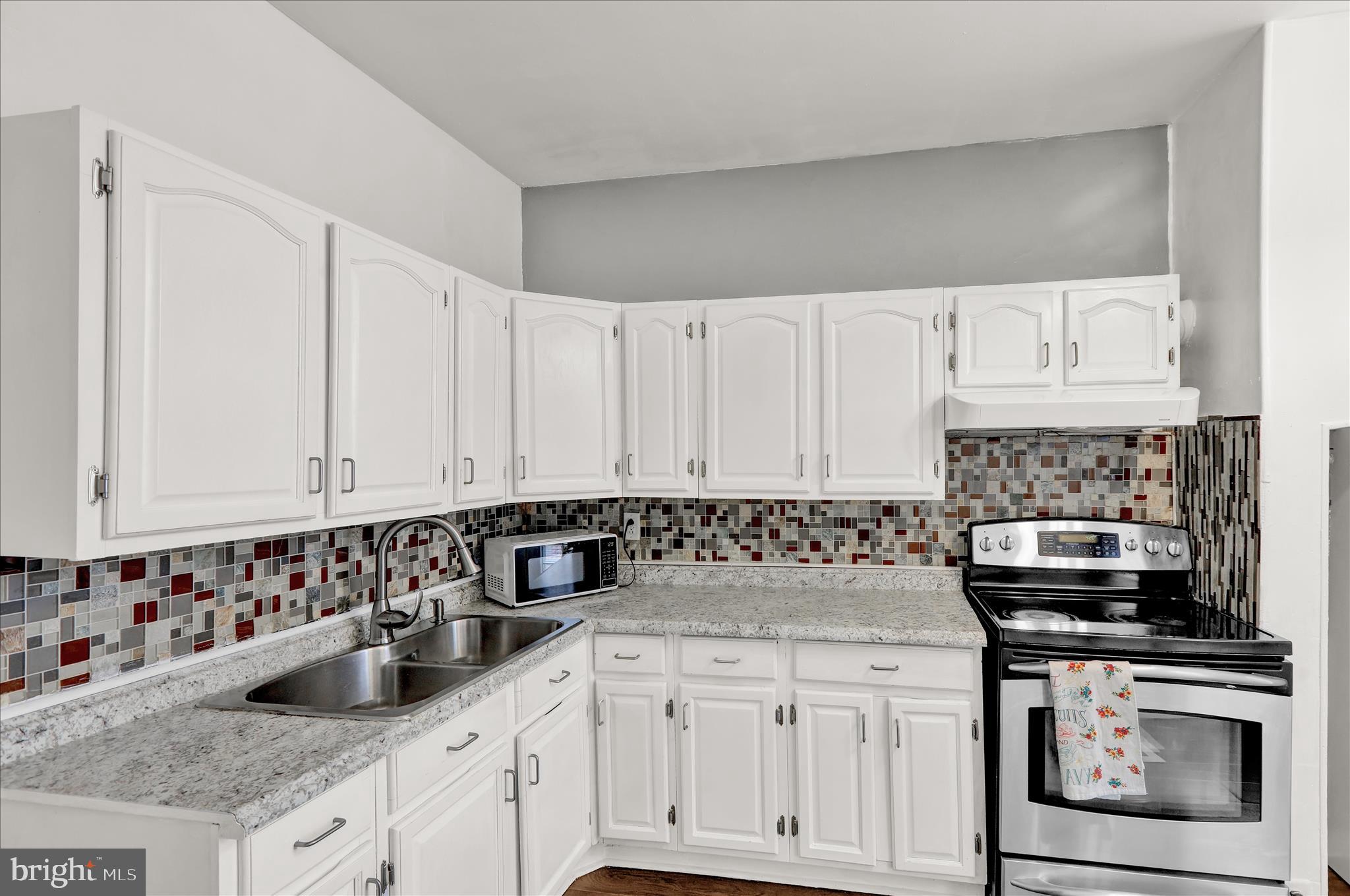 1231 Perry Street Reading, PA 19604 - Photo 13 of 27 360_1367