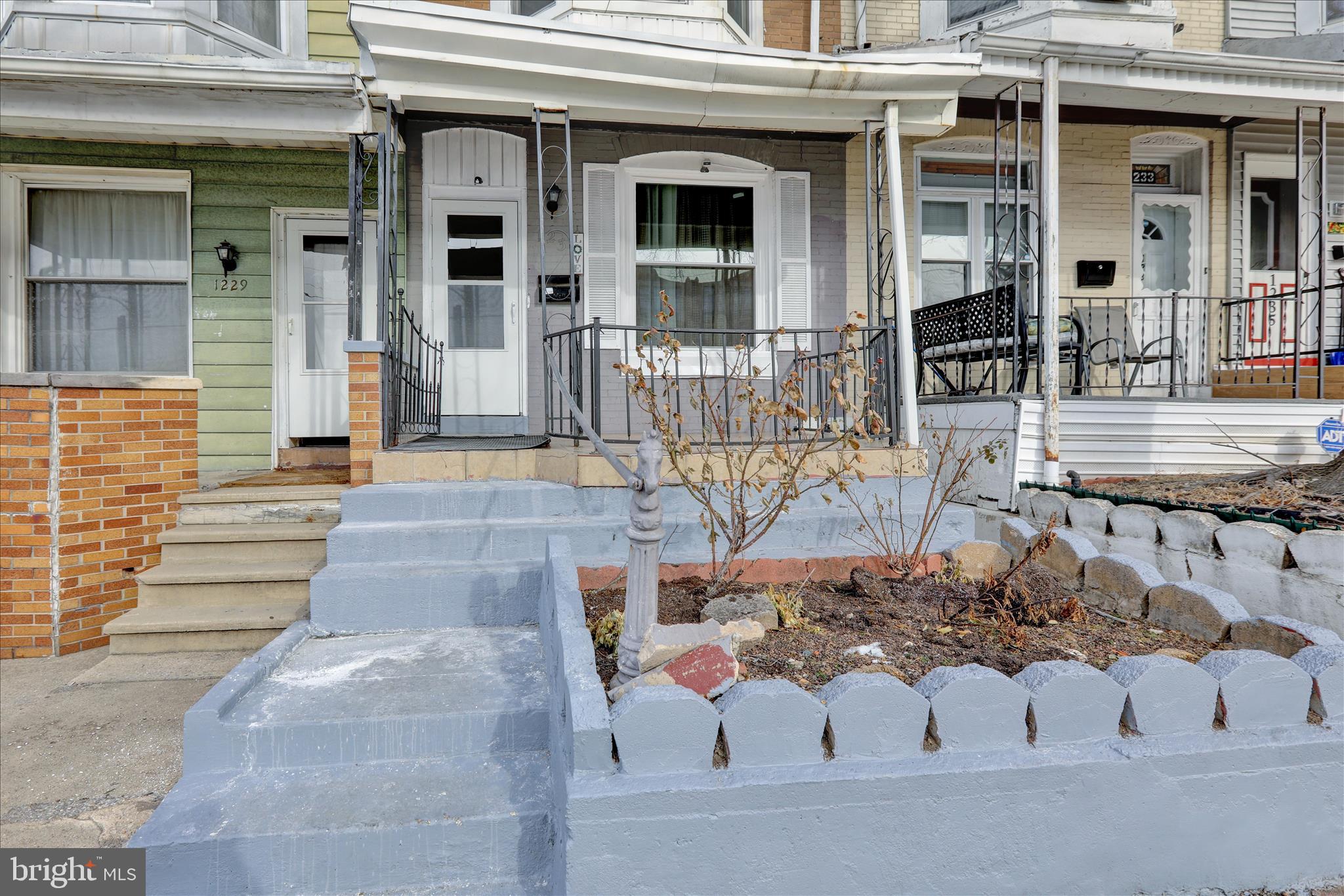 1231 Perry Street Reading, PA 19604 - Photo 3 of 27 360_1327