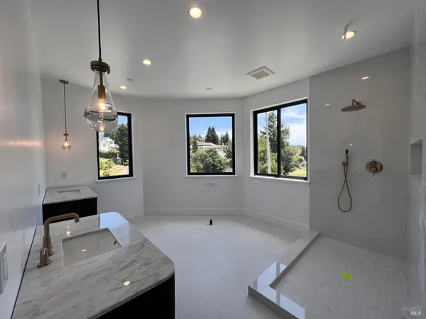 $1,599,995 | 3701 Cross Creek Road, Santa Rosa, CA 95403