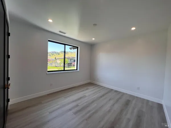 $1,599,995 | 3701 Cross Creek Road, Santa Rosa, CA 95403